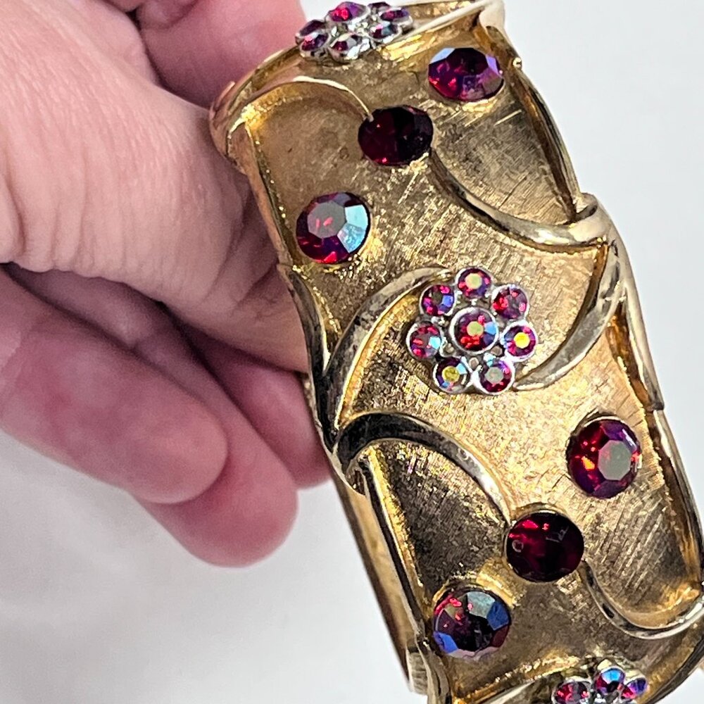 Vintage Spring-clasp CuffBracelet - Gold with Red & Iridescent Rhinestones